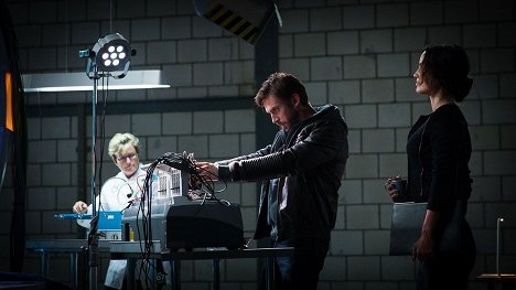 Dan Stevens, Bérénice Marlohe - Redivider - Film