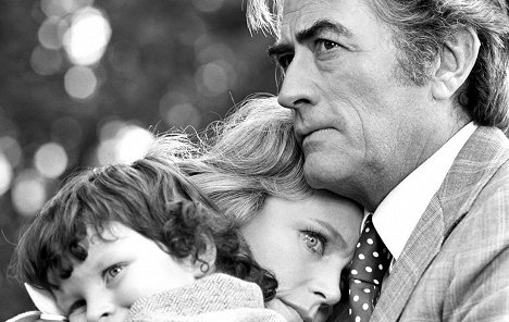 Harvey Stephens, Lee Remick, Gregory Peck - The Omen - Photos