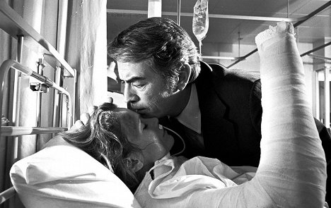 Lee Remick, Gregory Peck - The Omen - Photos