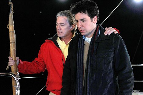 Kyle MacLachlan, Josh Radnor - How I Met Your Mother - The Mermaid Theory - Photos