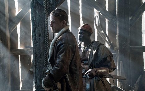 Charlie Hunnam, Djimon Hounsou - Arthur király - A kard legendája - Filmfotók