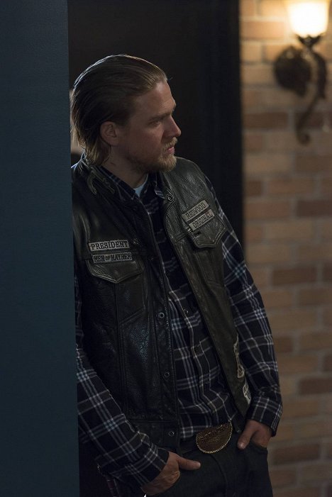 Charlie Hunnam - Sons of Anarchy - Jean 8:32 - Film