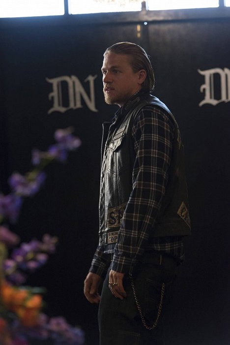 Charlie Hunnam - Sons of Anarchy - Jean 8:32 - Film