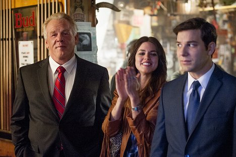 Nick Nolte, Callie Hernandez, Skylar Astin - Exprezident Graves - Nothing Can Come of Nothing - Z filmu
