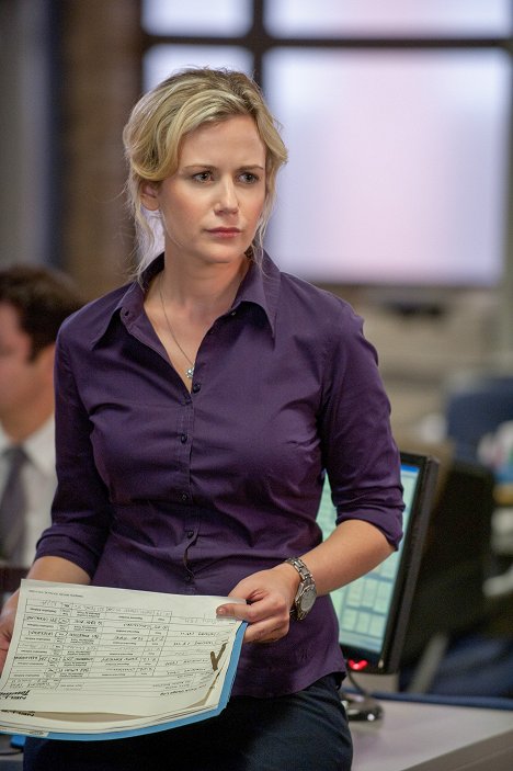 Rachael Carpani - Against the Wall - We Have a Cop in Trouble - Photos