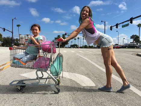 Brooklynn Prince, Bria Vinaite - The Florida Project - Van de set