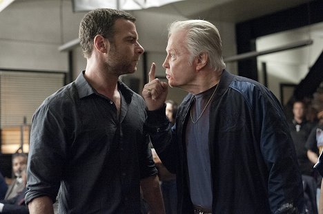 Liev Schreiber, Jon Voight - Ray Donovan - Noc víťazov - Z filmu