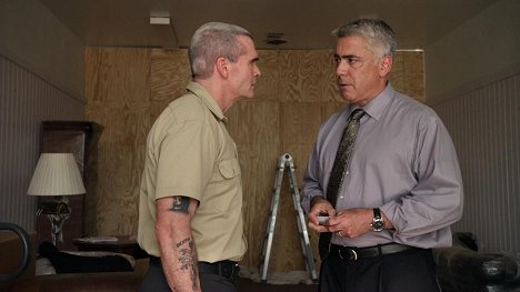 Henry Rollins, Adam Arkin - Sons of Anarchy - Small Tears - Photos