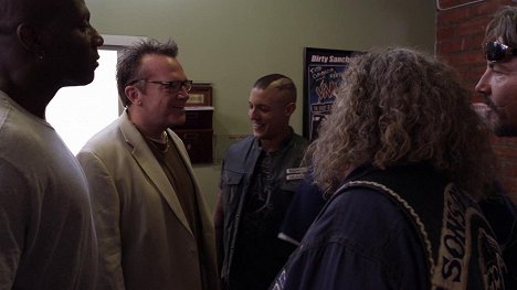 Tom Arnold, Theo Rossi - Sons of Anarchy - Small Tears - Photos