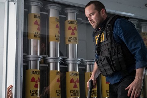 Sullivan Stapleton - Blindspot - Lepers Repel - Photos