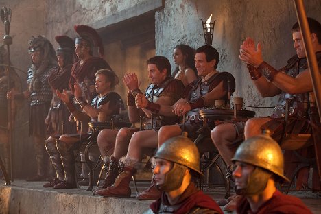 Todd Lasance, Colin Moy, Simon Merrells - Spartakus - Válečná kořist - Z filmu