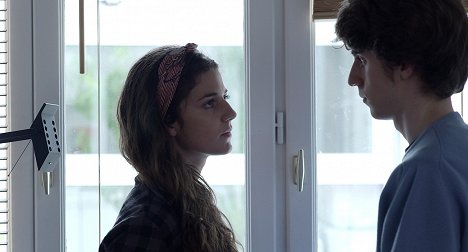 Esther Garrel, Émile Bertherat - Jeunesse - Z filmu