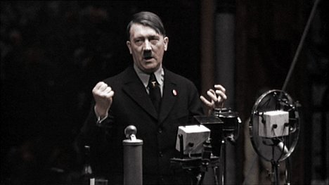 Adolf Hitler - Dawn of The Nazis - De la película