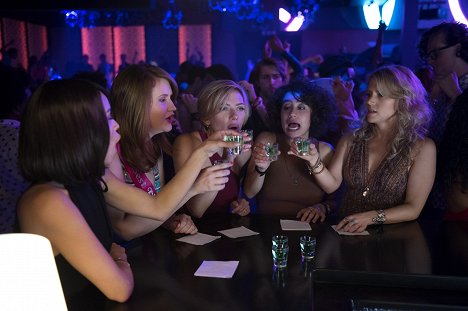 Zoë Kravitz, Jillian Bell, Scarlett Johansson, Ilana Glazer, Kate McKinnon - Girls Night Out - Van film
