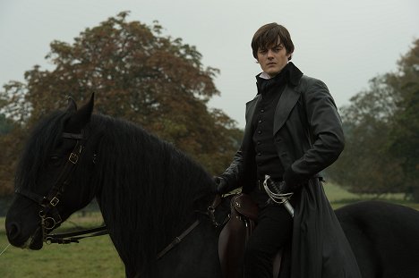 Sam Riley - Stolz und Vorurteil und Zombies - Filmfotos