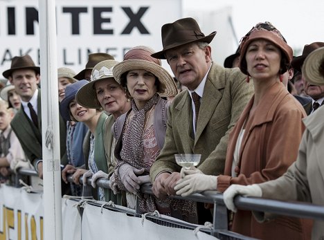 Samantha Bond, Elizabeth McGovern, Hugh Bonneville - Downton Abbey - Episode 7 - Photos