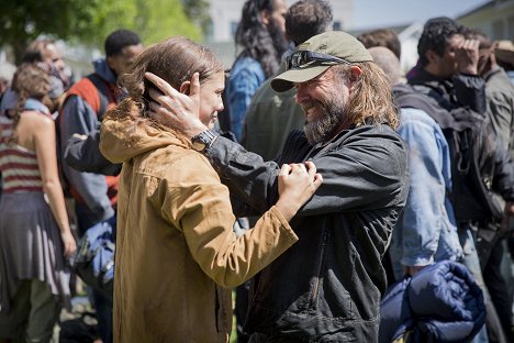 Jade Chynoweth, John Pyper-Ferguson - The Last Ship - Sauver des hommes - Film