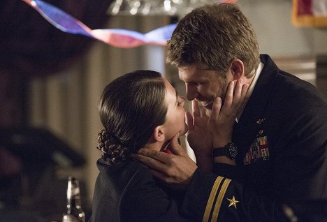 Marissa Neitling, Travis Van Winkle - The Last Ship - A More Perfect Union - Photos