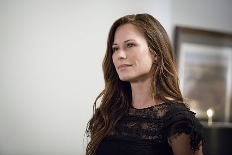 Rhona Mitra - Poslední loď - Ještě větší jednota - Z filmu