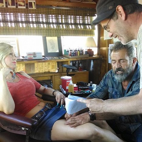 Katalina Parrish, Mel Gibson - Blood Father - Making of