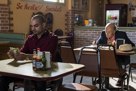 Michael Mando, Mark Margolis - Better Call Saul - Slip - Photos