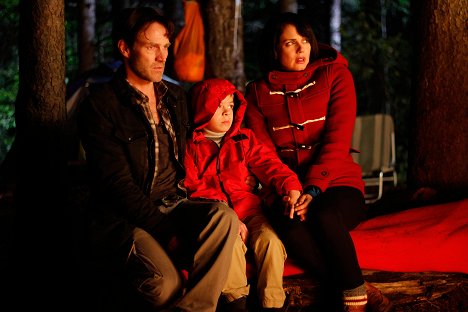 Stephen Moyer, Peter DaCunha, Mia Kirshner - Devil in the Woods - Photos