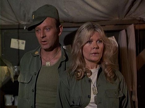 Larry Linville, Loretta Swit - M*A*S*H - Divided We Stand - Photos