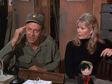 Larry Linville, Loretta Swit - M*A*S*H - Radar's Report - Photos