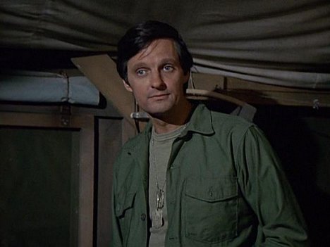 Alan Alda - M*A*S*H - L.I.P. (Local Indigenous Personnel) - Photos