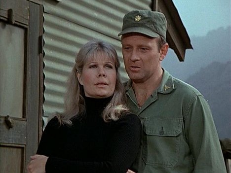 Loretta Swit, Larry Linville - M*A*S*H - The Trial of Henry Blake - Photos