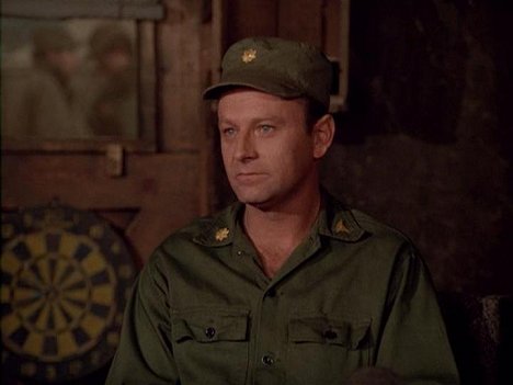 Larry Linville - M*A*S*H - Hot Lips and Empty Arms - De la película