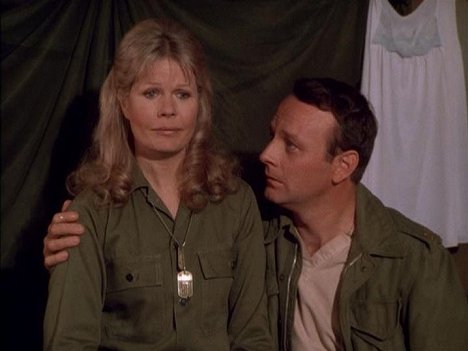 Loretta Swit, Larry Linville - M*A*S*H - Hot Lips and Empty Arms - Photos