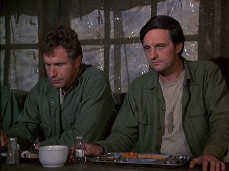 Wayne Rogers, Alan Alda - M*A*S*H - Officers Only - Photos