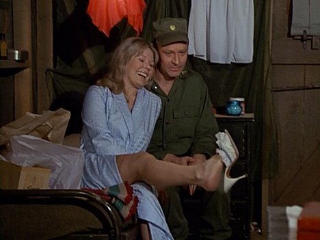 Loretta Swit, Larry Linville - M*A*S*H - Mail Call - Photos