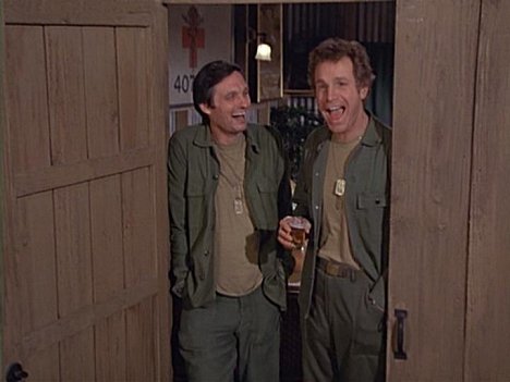 Alan Alda, Wayne Rogers - M*A*S*H - Mail Call - Photos