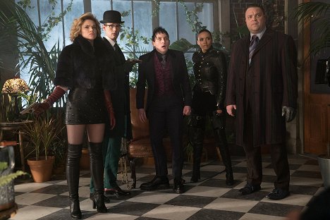 Erin Richards, Cory Michael Smith, Robin Lord Taylor, Jessica Lucas, Drew Powell - Gotham - Heroes Rise: Pretty Hate Machine - Photos