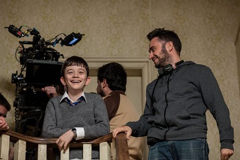 Lewis MacDougall, J.A. Bayona - Quelques minutes après minuit - Tournage