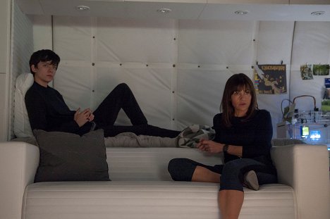 Asa Butterfield, Carla Gugino - The Space Between Us - Photos