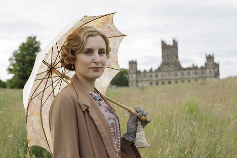 Laura Carmichael - Downton Abbey - Episode 8 - Van film