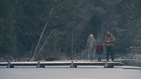 Elisabeth Moss, Jordana Blake, O.T. Fagbenle - Příběh služebnice - Na druhé straně - Z filmu