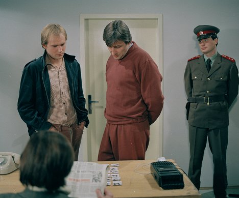 Michal Pešek, Karel Heřmánek - Minor Tales of Crime from a Major City - Majitel autoservisu - Photos