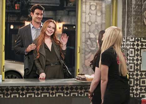 Ben Lawson, Lindsay Lohan - 2 Broke Girls - And the Wedding Cake Cake Cake - Van film