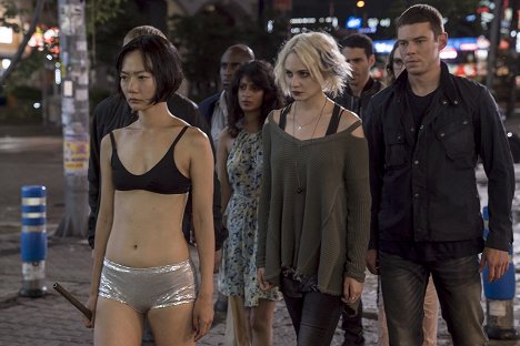 Doo-na Bae, Tuppence Middleton, Brian J. Smith - Sense8 - Du willst einen Krieg? - Filmfotos