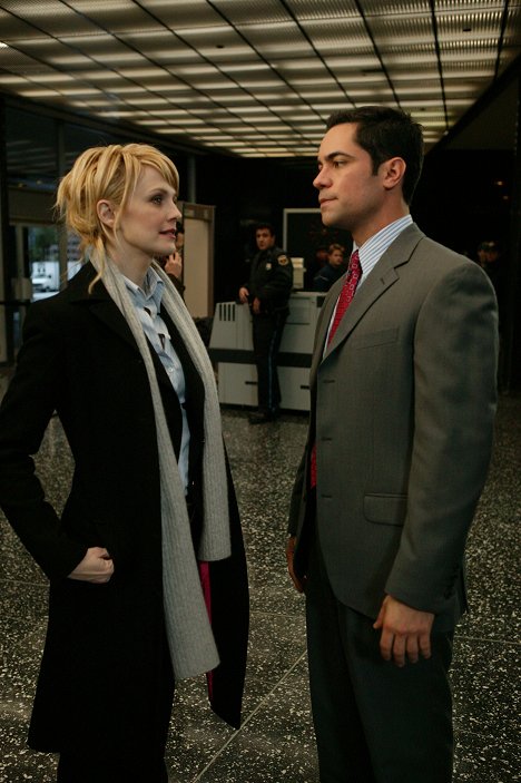 Kathryn Morris, Danny Pino - Cold Case - Wishing - Photos
