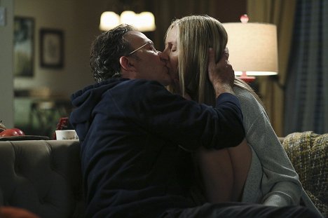 Timothy Hutton, Hope Davis - American Crime - Episode 3 - Photos