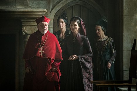 Kenneth Cranham, Michelle Fairley - The White Princess - Old Curses - Photos