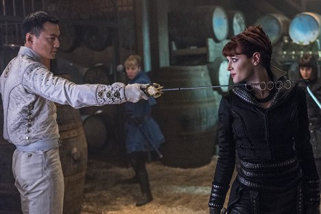 Daniel Wu Yin-cho, Emily Beecham - Into the Badlands - Chapter XIV: Sting of the Scorpion's Tail - Film
