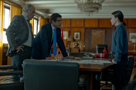 Francesc Orella, Pedro Casablanc, Marta Etura - El guardián invisible - Z filmu