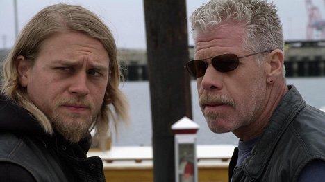 Charlie Hunnam, Ron Perlman - Sons of Anarchy - Abel - Filmfotos