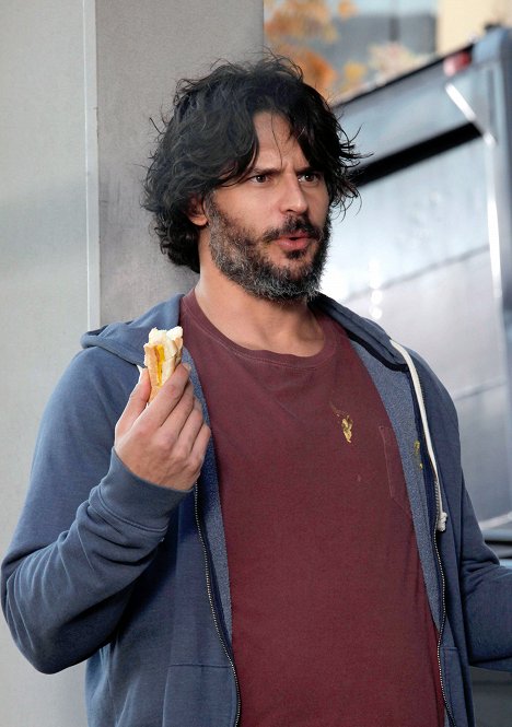 Joe Manganiello - How I Met Your Mother - The Stamp Tramp - Photos